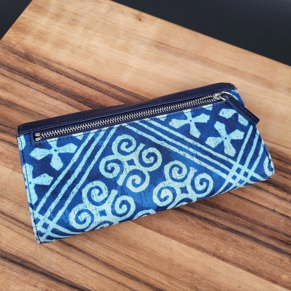 Vera Bradley Navy & Sky Blue Print Wallet, EUC - Picture 4 of 11